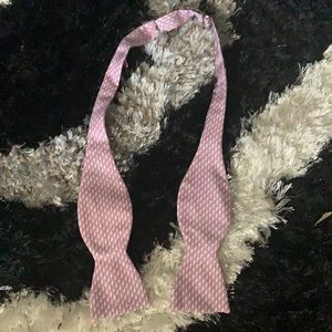 Vineyard Vines bow tie